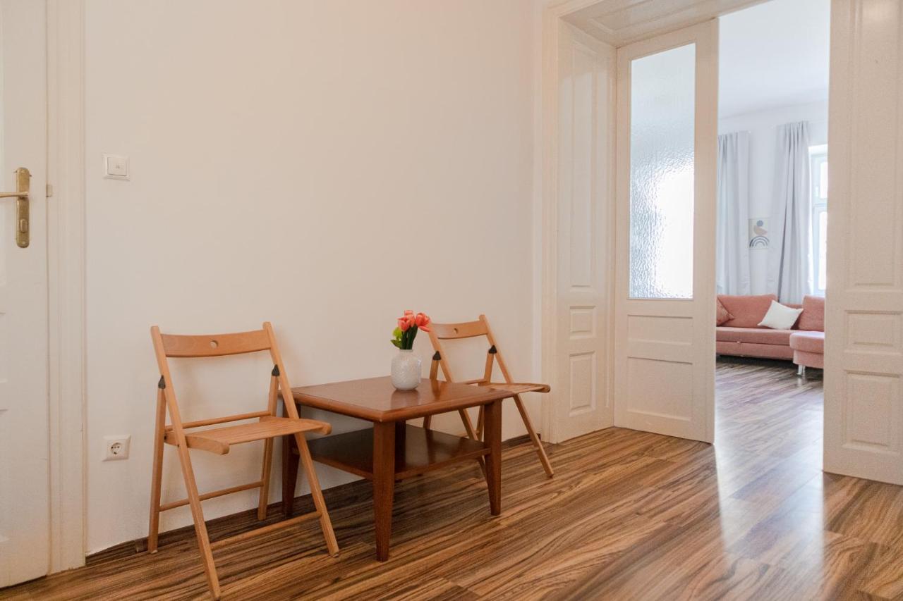 Special Vintage Viennese Apartment - 12Min F Downtown Eksteriør billede