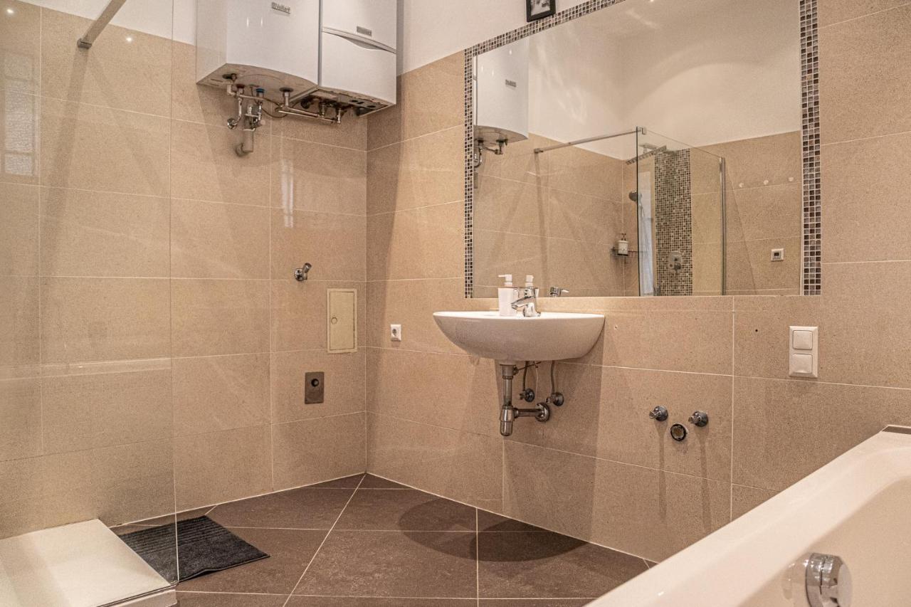 Special Vintage Viennese Apartment - 12Min F Downtown Eksteriør billede